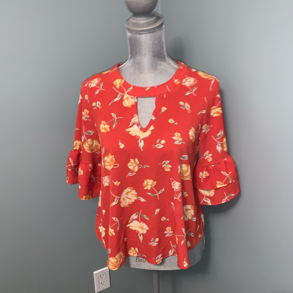 URBAN ROMANTICS size small A-line flower print key hole top blouse summer
